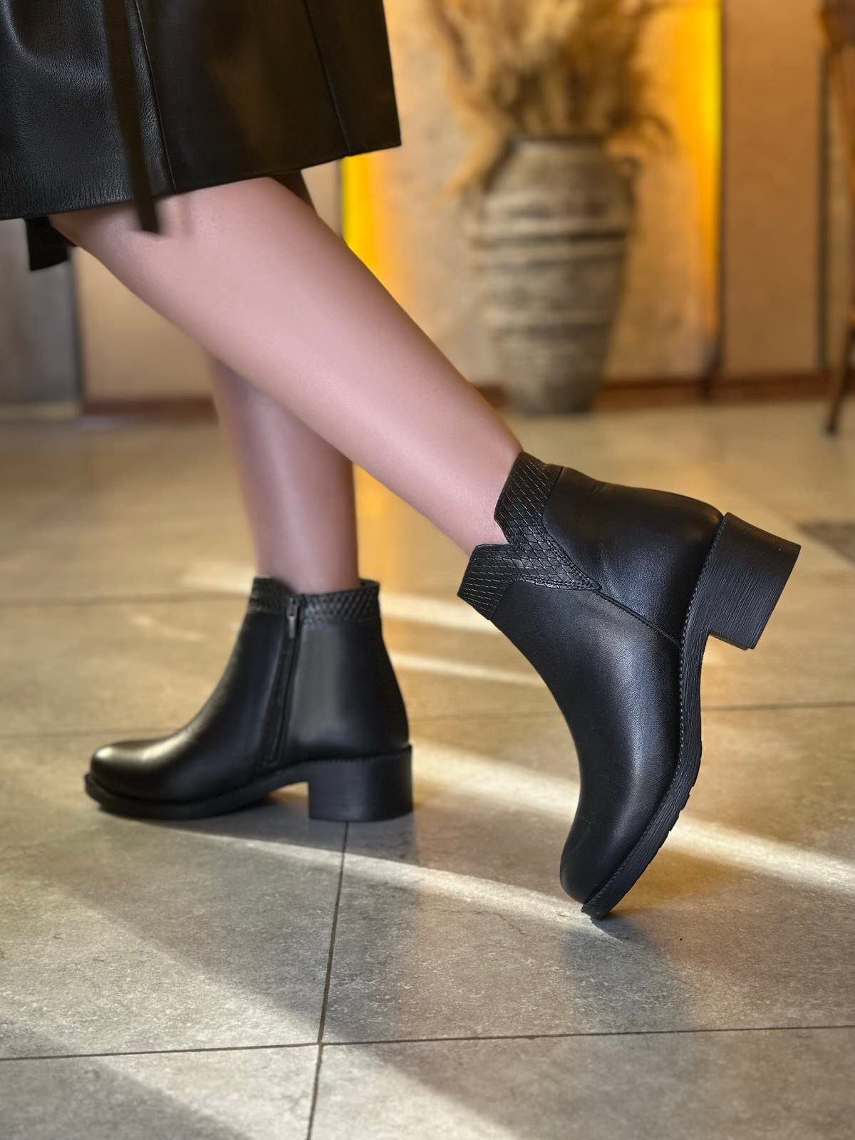 نیم بوت زنانه چرم گاوی.240628