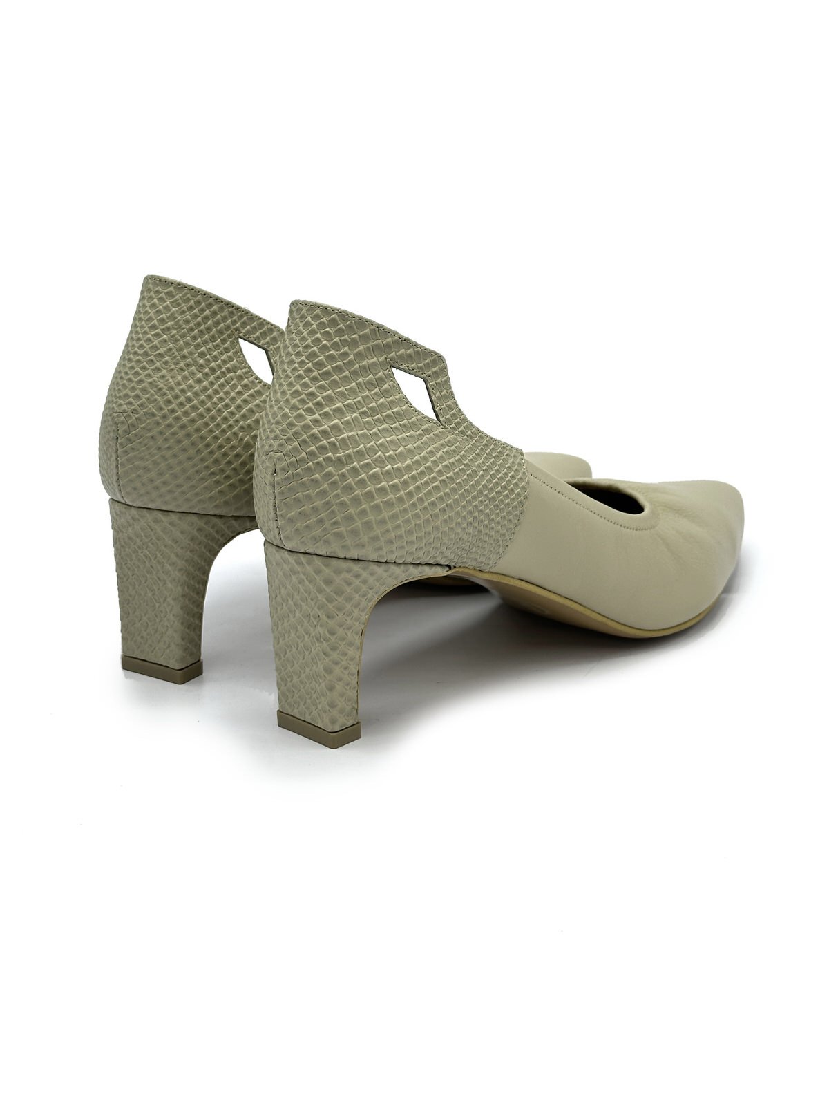 کفش زنانه چرم گاوی.859