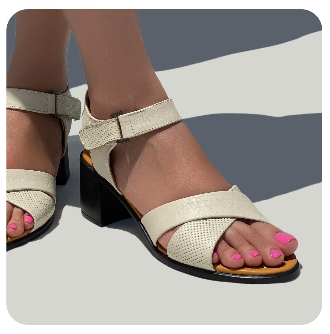 صندل زنانه چرم گاوی.1590