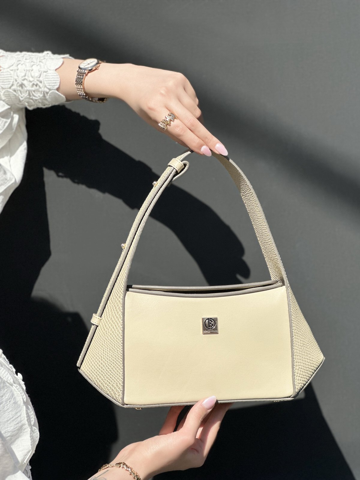 کیف زنانه چرم گاوی.730 بژ